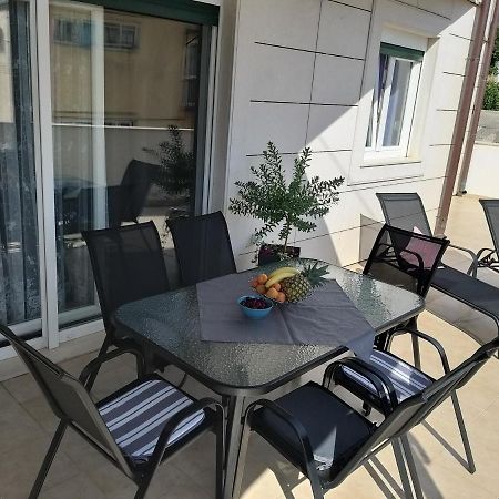 ספליט 3 Bedroom Apartment With Terrace And Free Parking מראה חיצוני תמונה